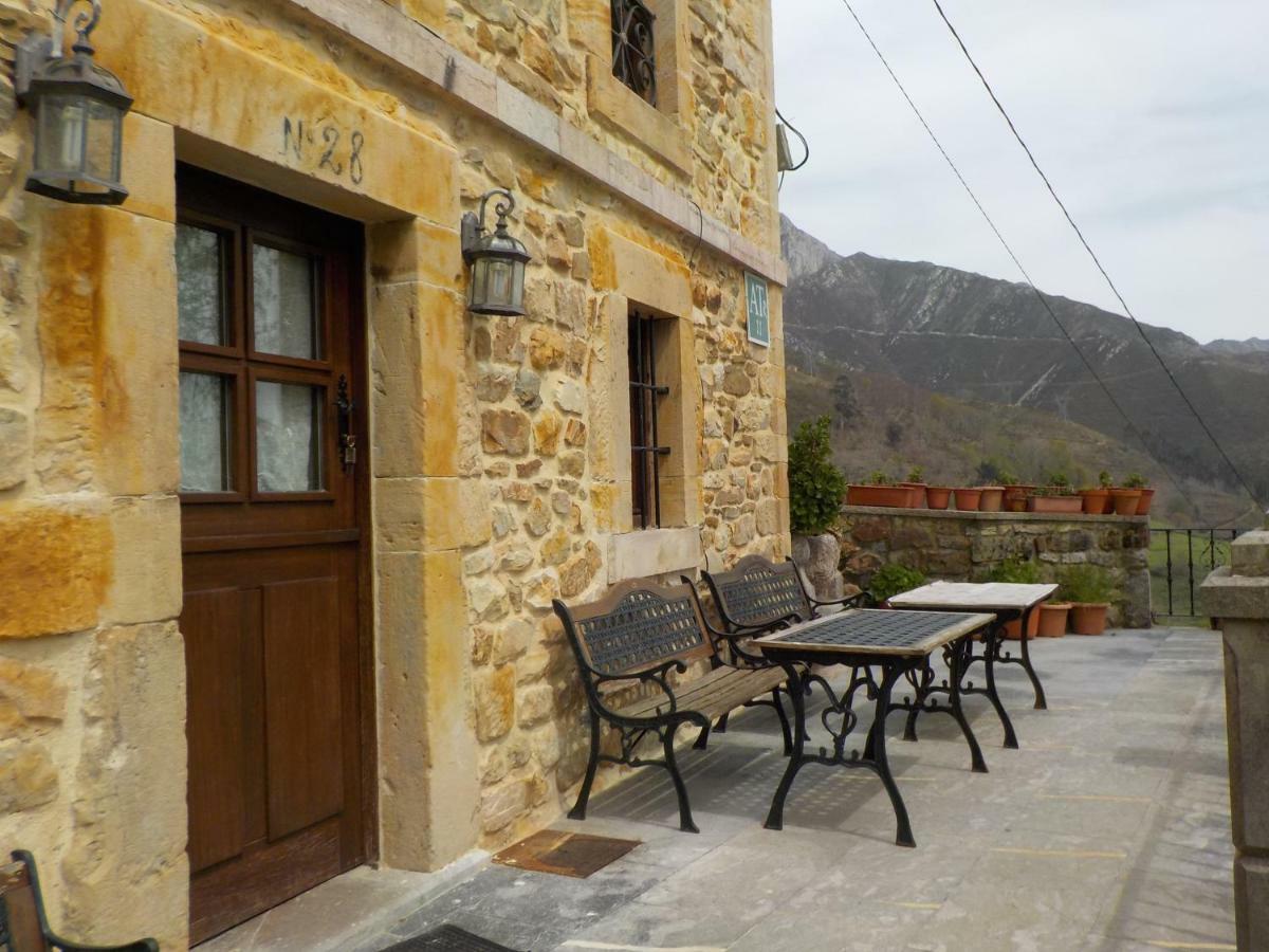 Apartamentos Rurales La Husteriza Ruenes ภายนอก รูปภาพ