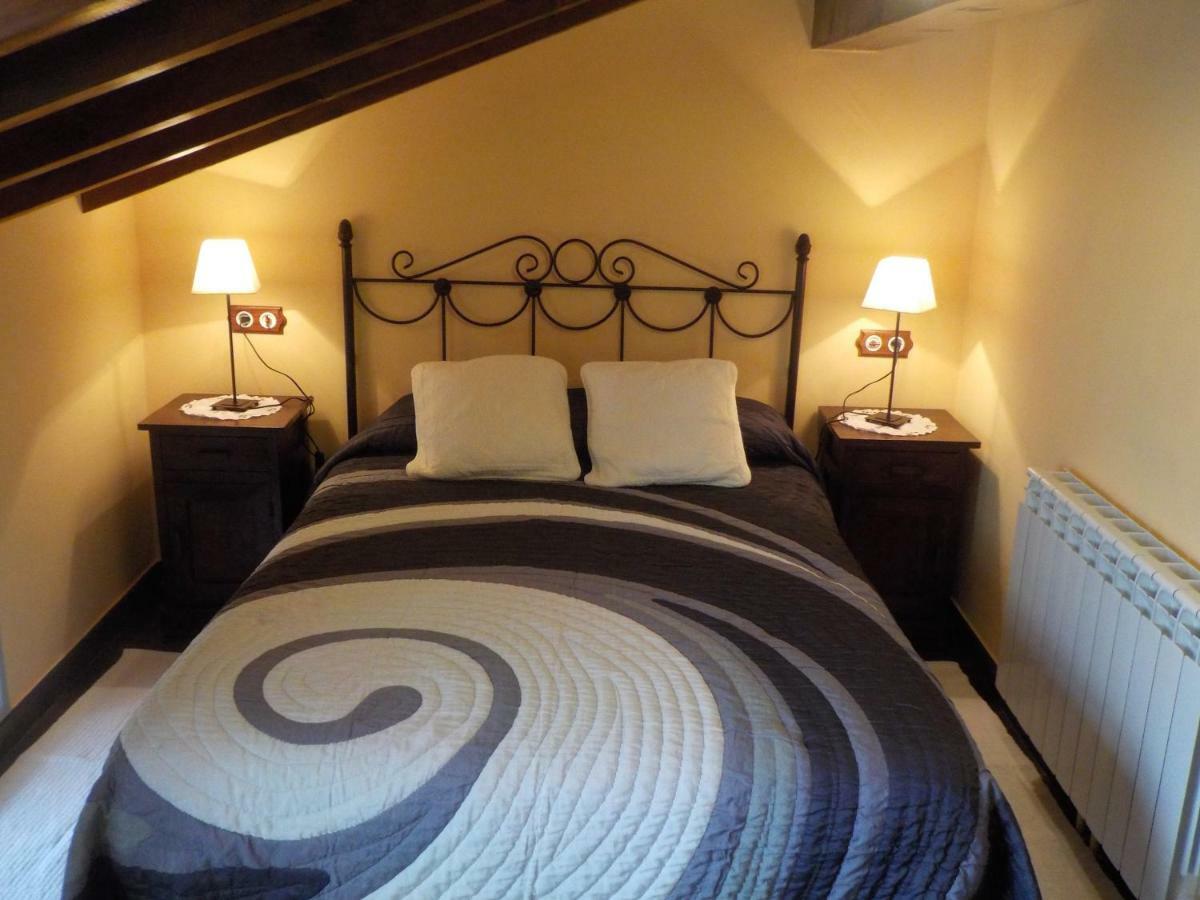 Apartamentos Rurales La Husteriza Ruenes ภายนอก รูปภาพ